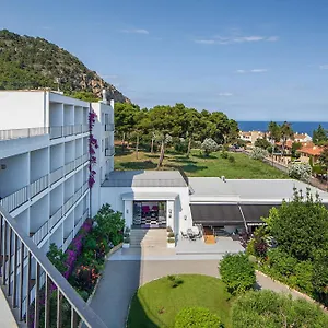 https://hotel-eetu-adults-only.catalonia-hotels.com